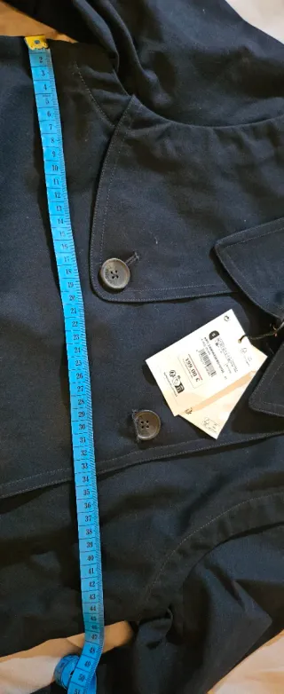 Gabardina desmontable desigual, negra talla s