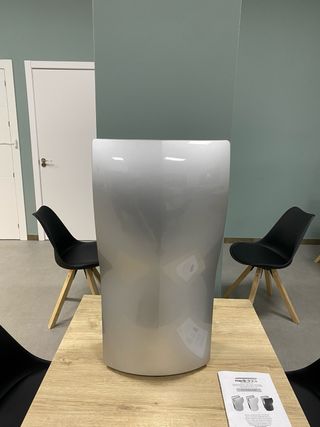 Secador de manos con aire caliente totalmente nuev