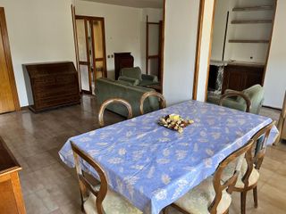 Cama matrimonio, cabecero, colchón y mesillas 200€