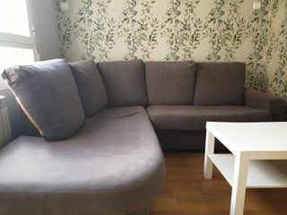 Cama matrimonio, cabecero, colchón y mesillas 200€