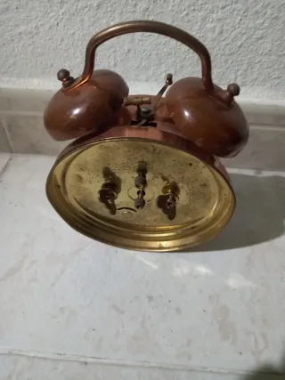 Reloj despertador antiguo cobre