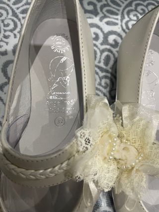 Zapatos comunión Angelitos beige tacon talla 32