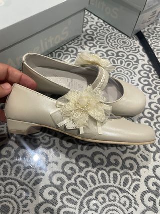 Zapatos comunión Angelitos beige tacon talla 32