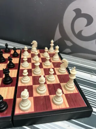 Set di scacchi magnetico portatile