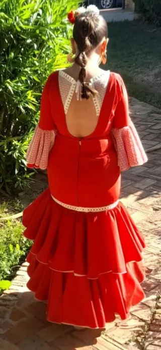 Traje de flamenca rojo con encaje