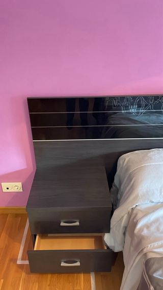 Dormitorio completo madera y cristal