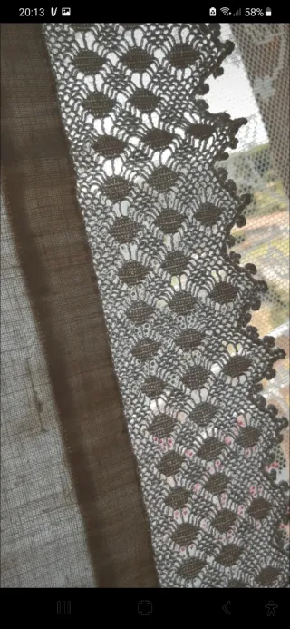 Asciugamano con doppia balza ad uncinetto smerlato