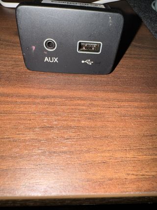 Modulo electronico toma usb y aux Fiat tipo