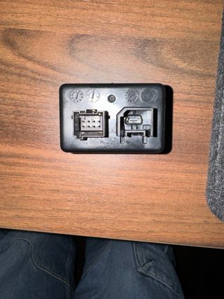 Modulo electronico toma usb y aux Fiat tipo