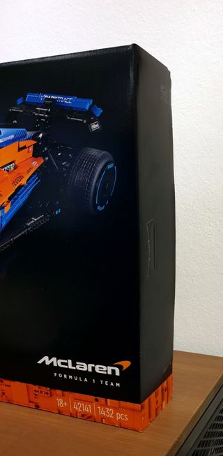 Lego Technic 42141 McLaren Formula 1 - Pirelli -