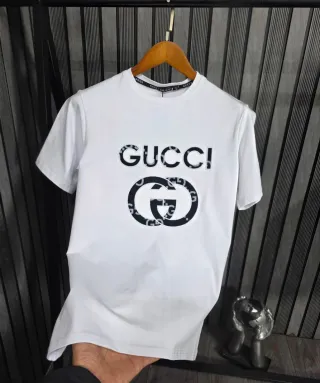 Camisetas de distintas marcas