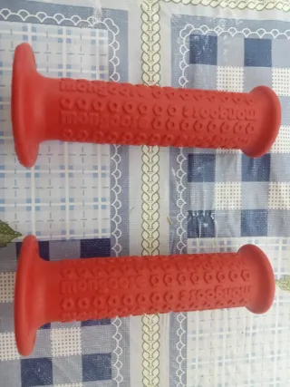 Grips puños Mongoose Rojos.