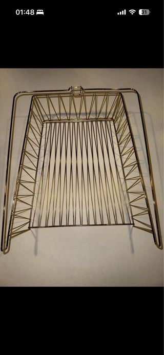 Cestino dorato per ripiano o libreria