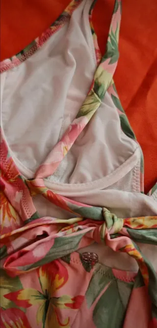 Bañador estampado tropical copa C talla L