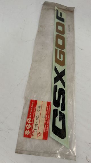 Emblema para Suzuki,  GSX-F 600. Ref. 68131-19C10-70G