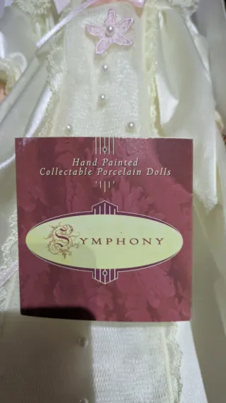 Muñeca de porcelana coleccionable