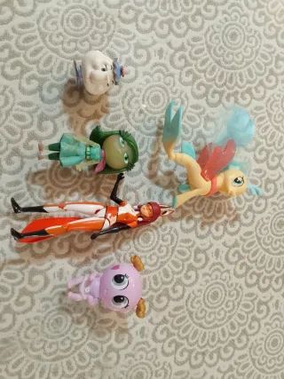 Lote de muñecos de marca