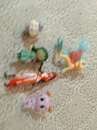 Lote de muñecos de marca