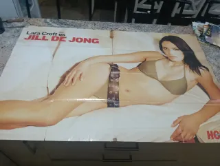 Póster gigantes de los Simpson y tomb rider (Lara)