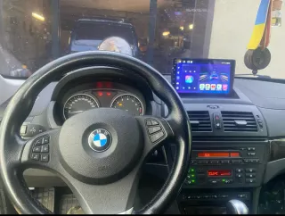 Rádio Android BMW X3 E83 com Carplay sem fios.