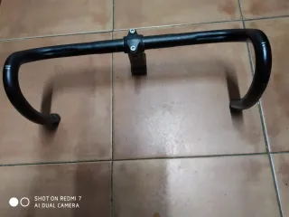 Manillar y potencia carretera negro