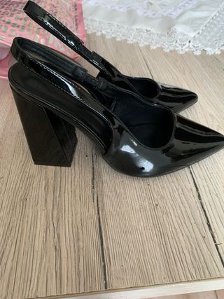 Scarpe con tacco nere lucide