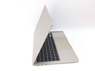 portatil apple apple macbook air m3 8-core 4.0 13 (8gpu) (2024) (a3113)