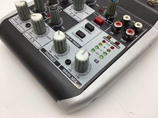 mesa mezclas behringer xenyx q502usb