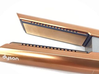 plancha pelo dyson corrale