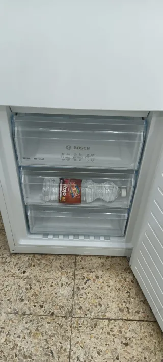 NEVERA COMBI BOSCH NO FROST ENERGÍA A++