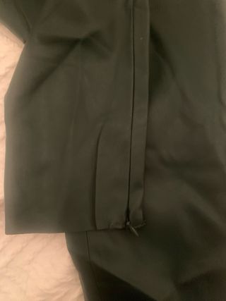 Pantalón Zara verde con cremallera