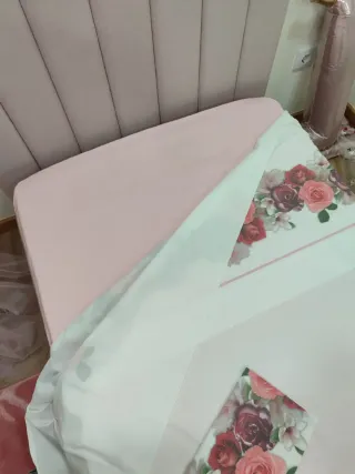 Cama solteiro com cabeceira completamente NOVA