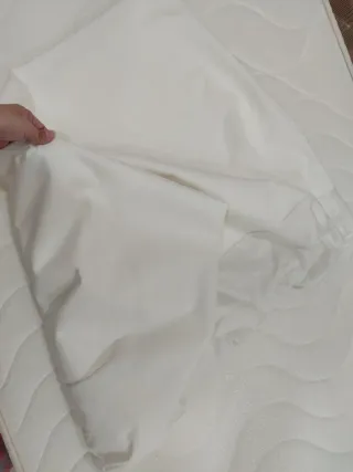 Cama solteiro com cabeceira completamente NOVA