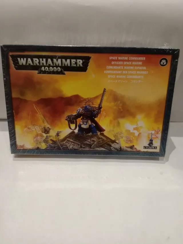 Warhammer 40,000 Space Marine Commander