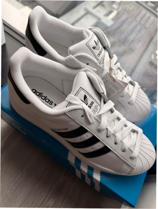 Adidas Superstar Talla 38.5 Blancas Negras
