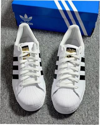Adidas Superstar Talla 43 Blancas Negras