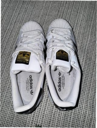 Adidas Superstar Talla 43 Blanco y Negro