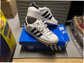 Adidas Superstar Talla 36 Blancas y Negras