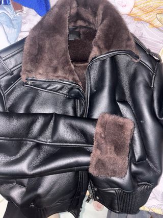 Chaqueta Zara Negra con Borrego