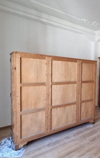 Mobili camera da letto in radica.