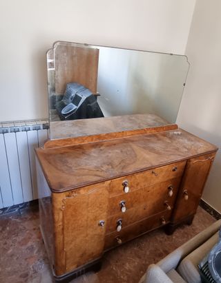 Mobili camera da letto in radica.