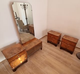 Mobili camera da letto in radica.