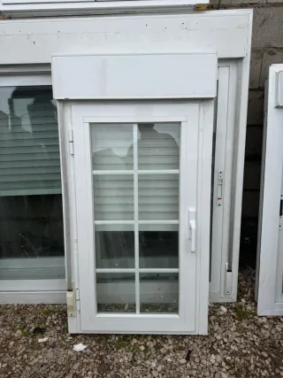 VENTANA DE ALUMINIO ABATIBLE CON BARROTILLO