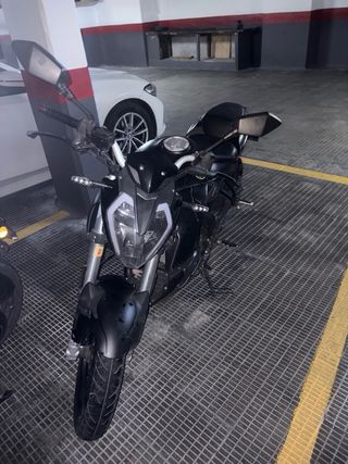Moto Keeway RKF 125 Negra Manual