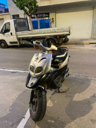 Peugeot Trekker 49cc Scooter