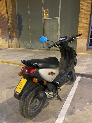 Peugeot Trekker 49cc Scooter