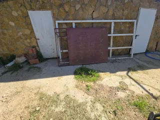 Puertas de cuadra y cercado metálicas