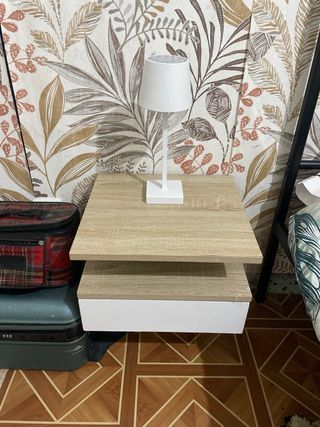Cabecero y mesitas de noche