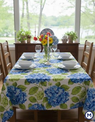 Tovaglia colorata a tema matite