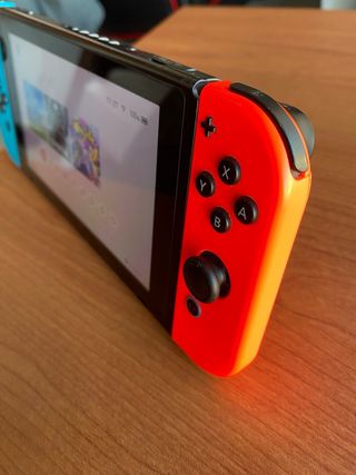 Nintendo Switch Azul/Rojo Casi Nueva